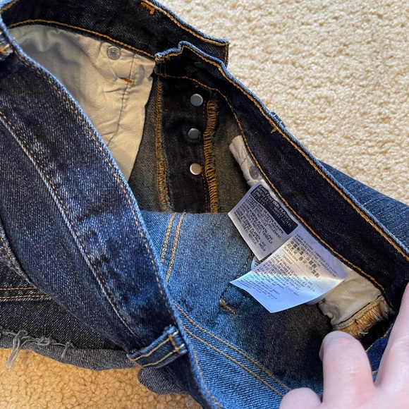 Levi jean shorts - Picture 8 of 15